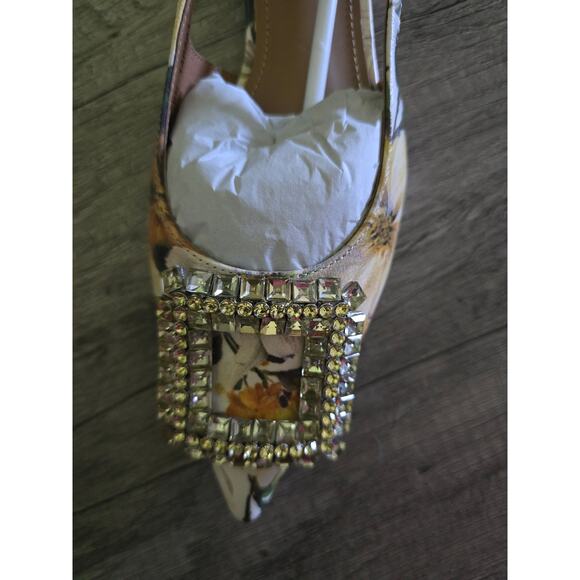 Bibi Lou Embellished Flats -New 5.5 US - Picture 5 of 6